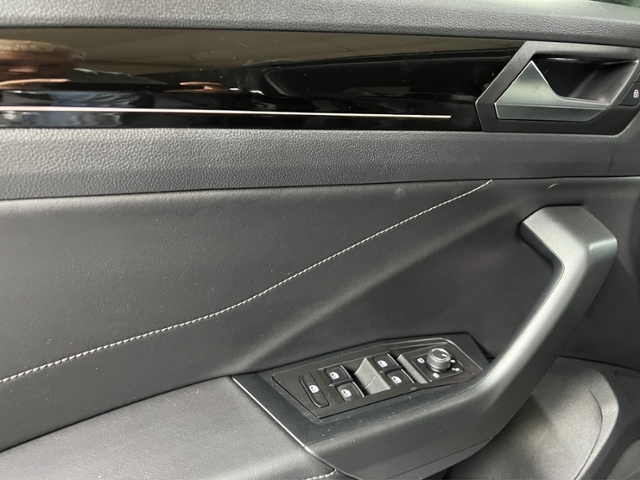 T-Roc 1.0 TSI R-Line+LED+PARKLENK+NAVI-VORB.+ACC