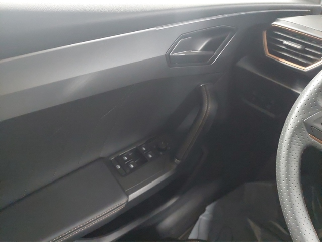 Leon 1.5 eTSI LED+NAVI+FULL LINK+PARKLENK+ACC